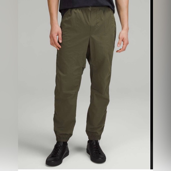 Lululemon Evergreen Jogger in Medium Olive - Picture 2 of 5